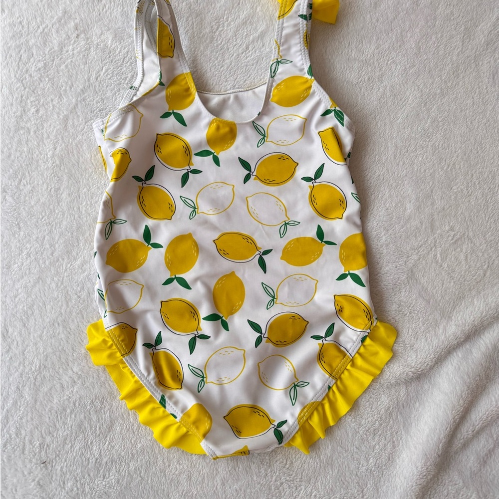 Girls size 6 Lemon Print Kids Swimsuit, new never worn
